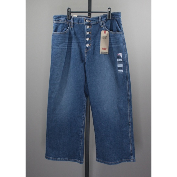 Levi's Denim - NEW! LEVI'S MILE HIGH CROPPED JEANS!
